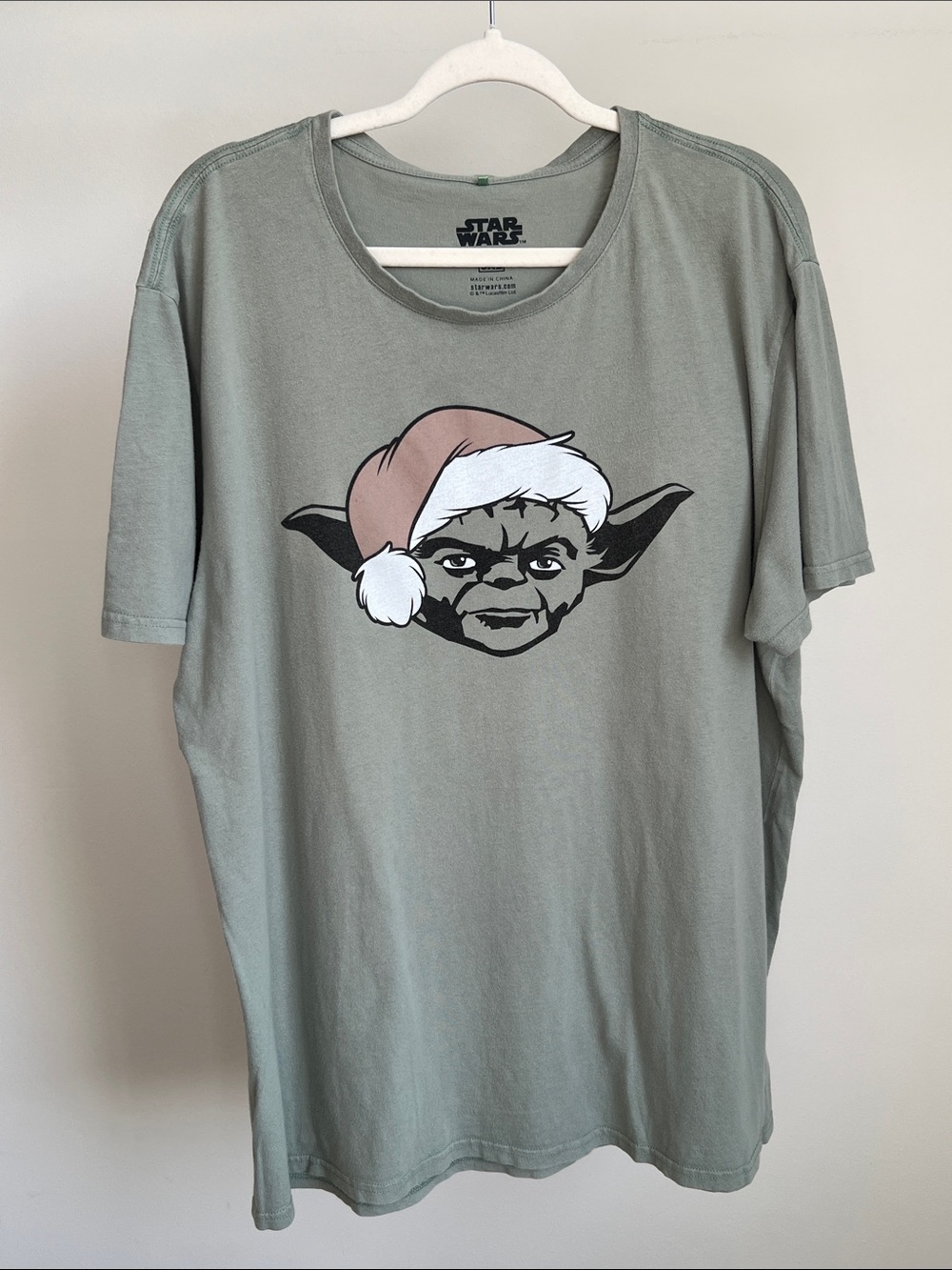 Star Wars Yoda Santa Hat Graphic Tee
